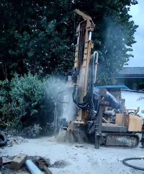 太和钻岩石井
